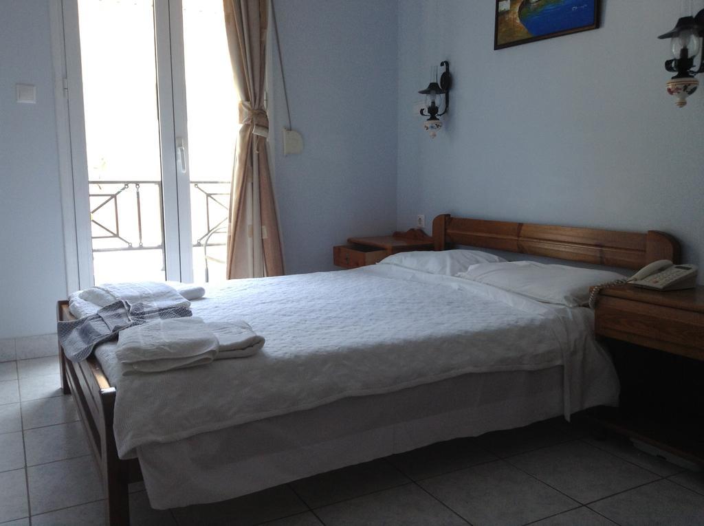 Hotel Asteria Ágios Kírykos Kültér fotó